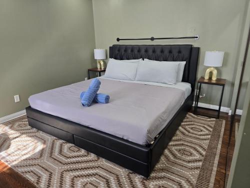 Ένα ή περισσότερα κρεβάτια σε δωμάτιο στο Single Family House 3BR near DTLA