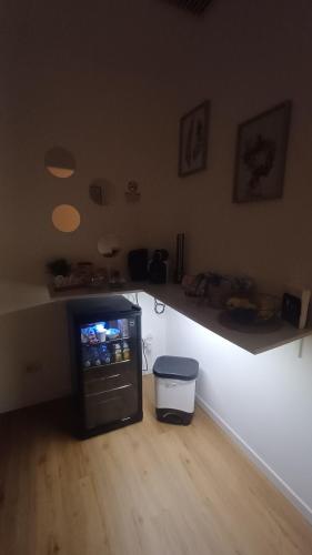 Μια τηλεόραση ή/και κέντρο ψυχαγωγίας στο B&B camere fiori 8