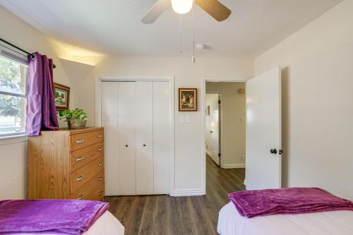 Una cama o camas en una habitación de Home with Backyard Oasis Less Than 7 Mi to ATandT Stadium!