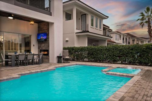 Luxury 6BR Villa w Pool & Cinema 4mi to Disney photo 8