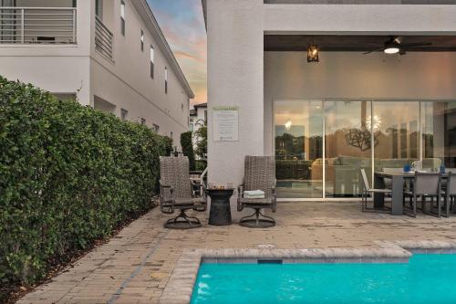 Luxury 6BR Villa w Pool & Cinema 4mi to Disney photo 9