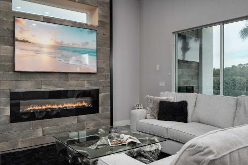 Luxury 6BR Villa w Pool & Cinema 4mi to Disney photo 41