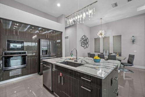 Luxury 6BR Villa w Pool & Cinema 4mi to Disney photo 46