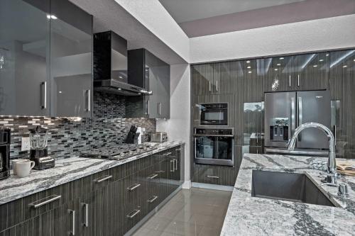 Luxury 6BR Villa w Pool & Cinema 4mi to Disney photo 47
