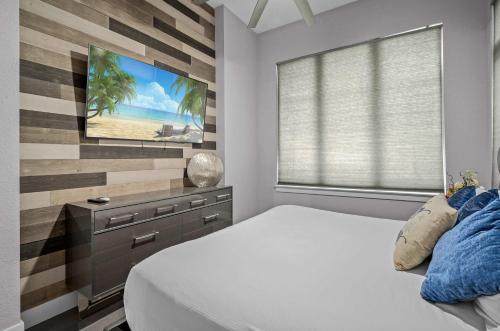 Luxury 6BR Villa w Pool & Cinema 4mi to Disney photo 50