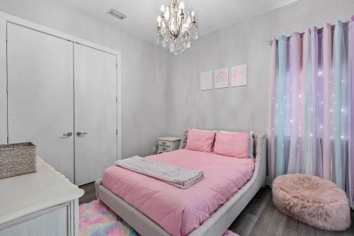 Luxury 6BR Villa w Pool & Cinema 4mi to Disney photo 58