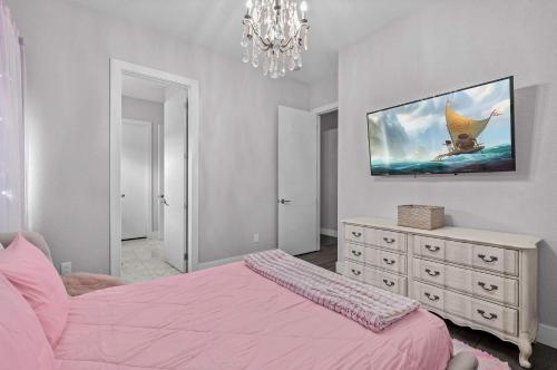 Luxury 6BR Villa w Pool & Cinema 4mi to Disney photo 60