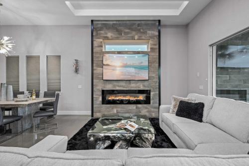 Luxury 6BR Villa w Pool & Cinema 4mi to Disney photo 69