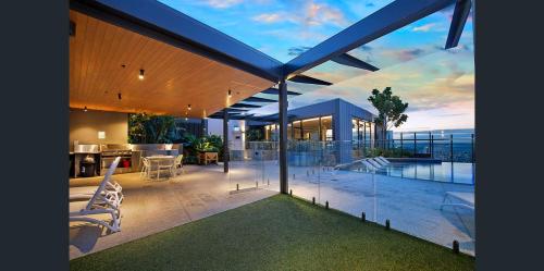 Kolam renang di atau dekat dengan Luxury City Oasis