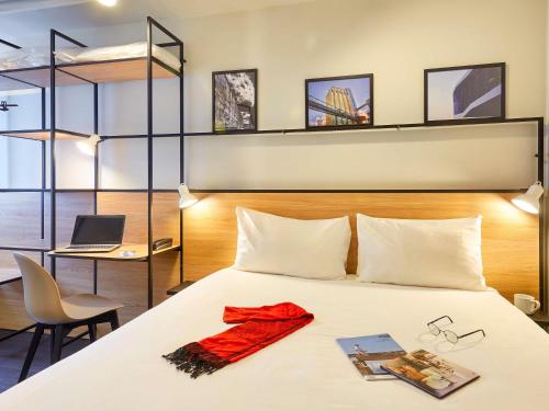 ibis Lorient Centre Gareにあるベッド