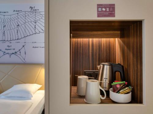 Tetera y cafetera en Mercure Hotel Berlin City