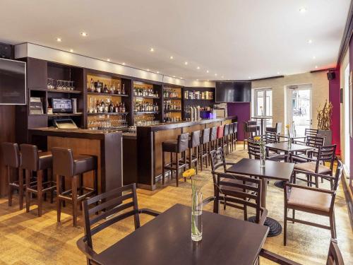 Ο χώρος του lounge ή του μπαρ στο Mercure Hotel Köln City Friesenstraße