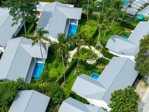 Bazén v ubytování Osho Villas nebo v jeho okolí