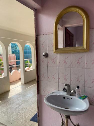 Ένα μπάνιο στο Jwala Niketan Eco Homestay