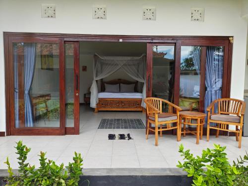 Balkoni atau teres di Mandala Home Villa