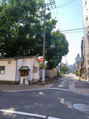 駅から近い公園前の邸宅