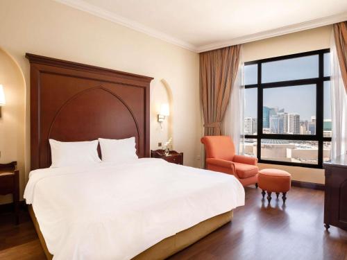 Gallery image of Mercure Grand Hotel Seef - All Suites in Manama