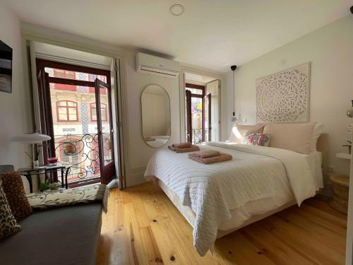 Historic Porto Balcony Hideaway - Taipas House 60