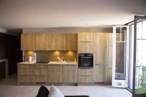 A kitchen or kitchenette at Antibes Welcoming Flat
