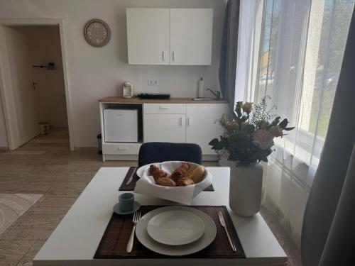Η κουζίνα ή μικρή κουζίνα στο Lunetha Homes