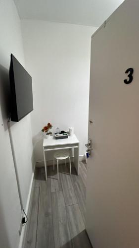 Gallery image of Shalom Lux East London in London