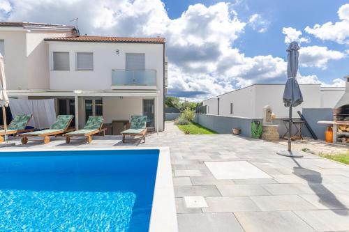 Villa Manda with Private Pool