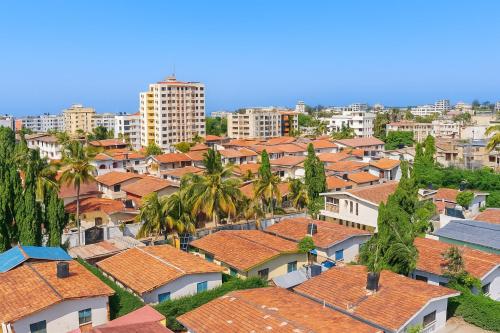 Nespecifikovaný výhled na destinaci Mombasa nebo výhled na město při pohledu z apartmánu