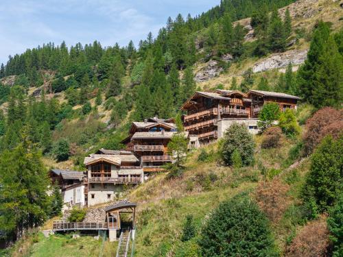 Black Diamond - Chalet Charlie