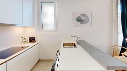 Lausanne City Center Apartments, Minutes Away from the Lake! AM53