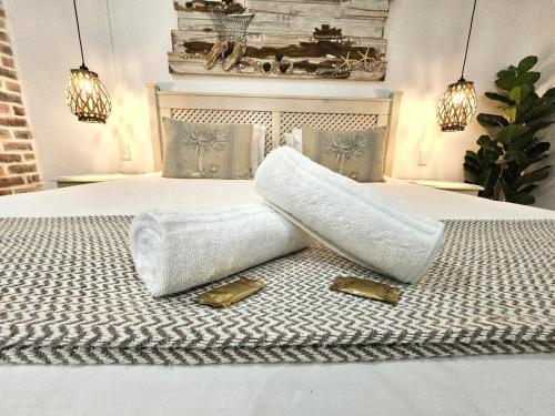 Ένα ή περισσότερα κρεβάτια σε δωμάτιο στο Leopard Tree Lodge