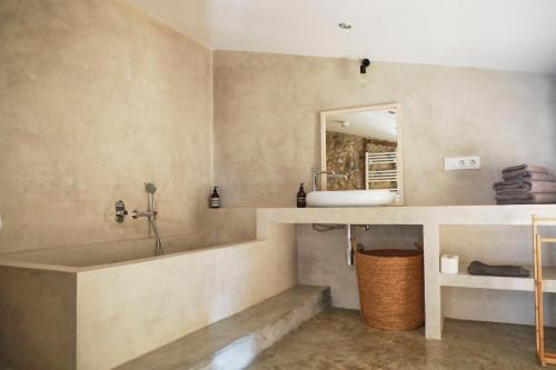 Ένα μπάνιο στο Casa Merceditas