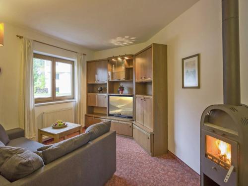 Kuchyň nebo kuchyňský kout v ubytování Pleasing Apartment in Kaltenbach near Ski Area