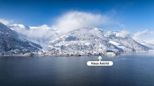 Haus Astrid & Summer Card