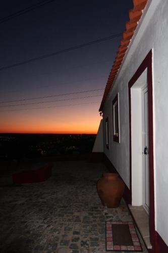Alba o tramonto visti dall'interno della casa vacanze o dai dintorni