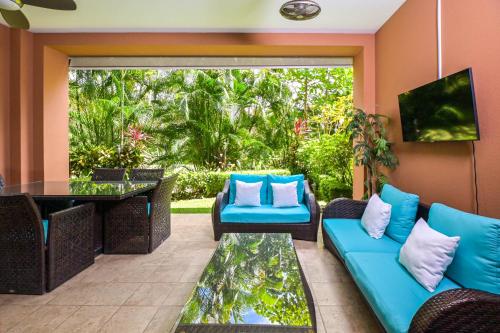 Χώρος καθιστικού στο Veranda 1H 3 bdr Garden View in Los Suenos