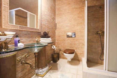 Gambar di galeri bagi Villa Erytha - Serene Retreat with Views & Garden di Mesimérion