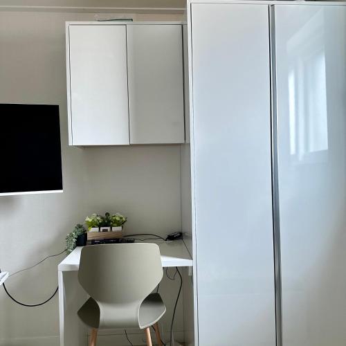 Μια τηλεόραση ή/και κέντρο ψυχαγωγίας στο SG two single room near Sadang Station
