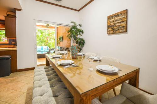 Χώρος καθιστικού στο Veranda 1H 3 bdr Garden View in Los Suenos