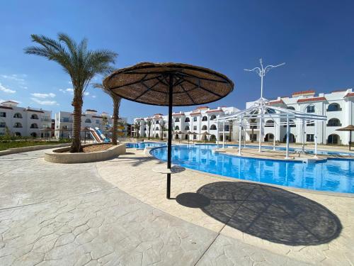 Πισίνα στο ή κοντά στο 3 BHK fully furnished luxury flat