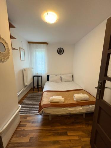Cama o camas de una habitación en Luna House Busteni