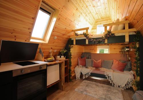Sycamore Lodge with Hot Tub- Quirky & Romanticにあるテレビまたはエンターテインメントセンター
