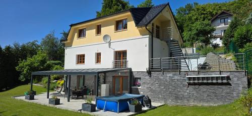 Chalupa Daisy Posázaví - rekreační ubytování blízko Prahy