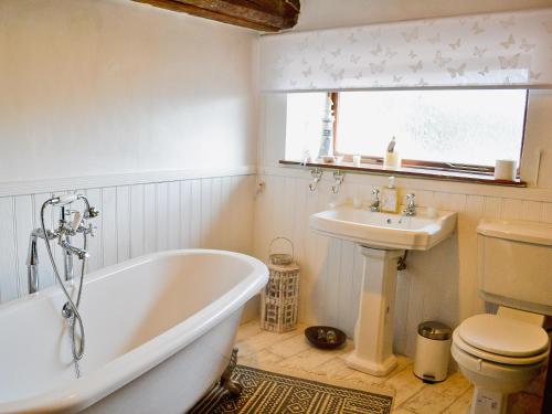 O baie la The Hideaway Cottage