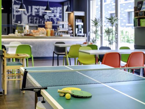 Stolní tenis v ubytování ibis budget Winterthur nebo okolí