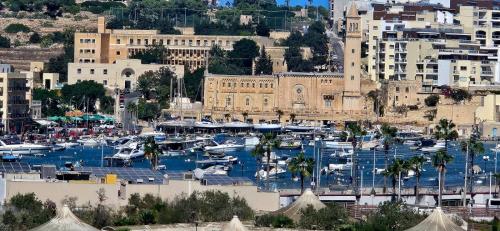 Ein allgemeiner Blick auf Marsaskala oder ein Stadtblick von der Ferienwohnung aus