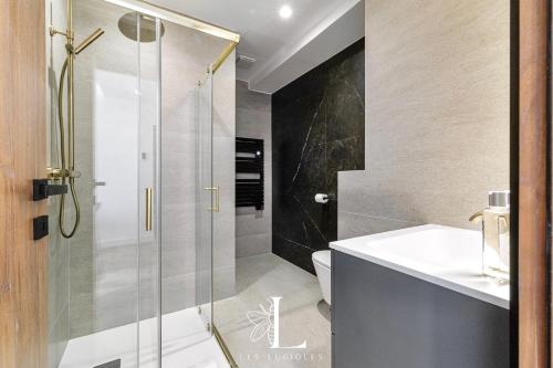 Les Lucioles 4- Luxury 1 Bedroom Apartment