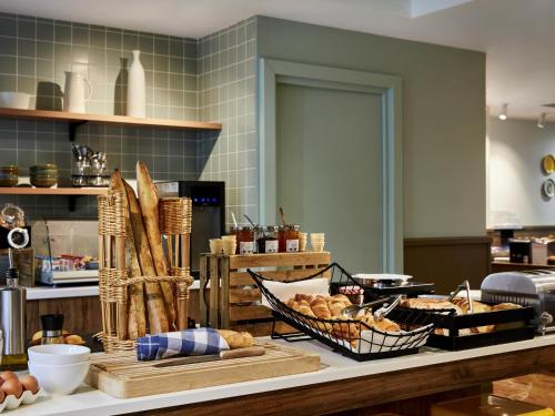 Mad på lejlighedshotellet eller i nærheden