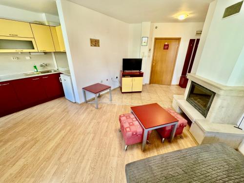 Kuchyň nebo kuchyňský kout v ubytování Todorini Kuli Apartments
