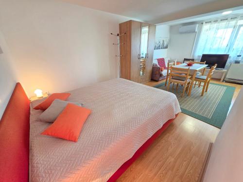 ZITA Studio Apartment with terrace