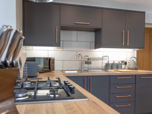 Kuchyň nebo kuchyňský kout v ubytování The Spencer Suite - Uk40476